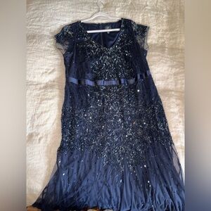 Adrianna Papell Black Silver Beaded Sequins Cap Sleeve V Neck Gown 
Sparkle